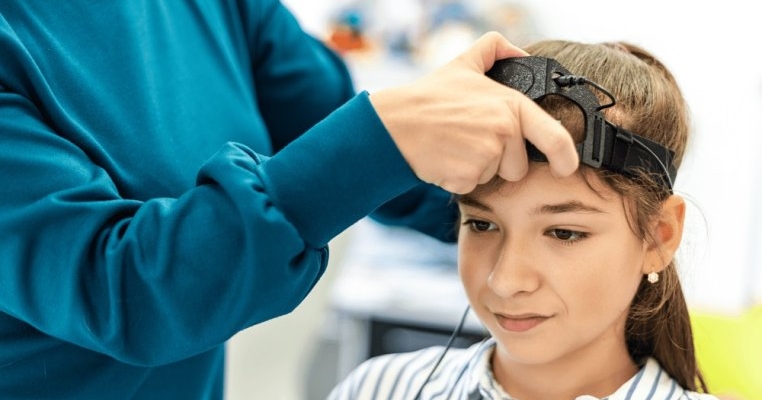 Neurofeedback: Terapie pentru îmbunătățirea nivelului de concentrare la copii