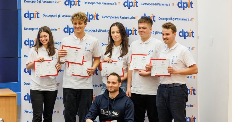 Elevi din Cluj, premiați pentru crearea unei aplicații foarte utile pentru nevăzători