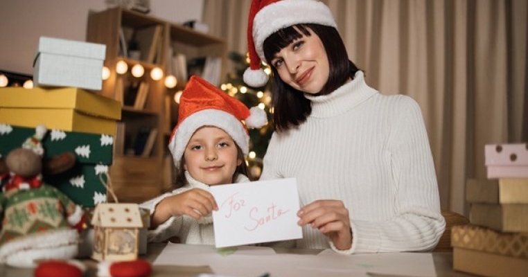 Pregătim listele de cadouri. Iată câteva idei de la Moș Crăciun potrivite pentru micuțul tău