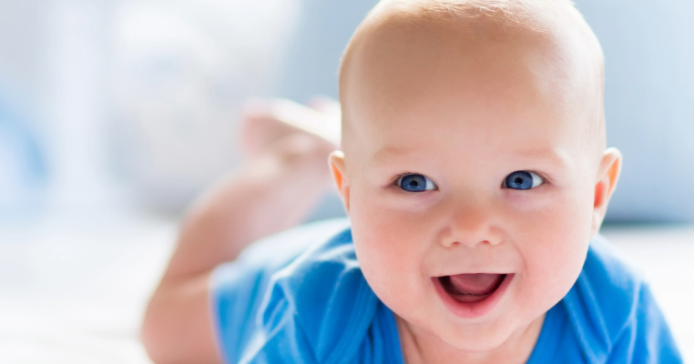 Pampers continuă să fie alături de bebelușii născuți prematur prin donația de scutece special concepute pentru aceștia