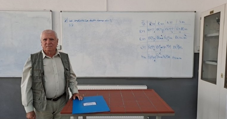 În 54 de ani a lipsit o singură zi de la catedră! Povestea unui dascăl serios și dedicat meseriei din Sebeș