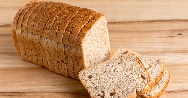 Câte calorii are o felie de pâine, în funcție de tipul de făină