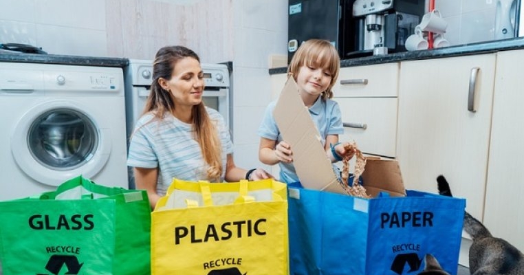 Din grijă pentru planetă! Cum îi învățăm pe cei mici să recicleze corect