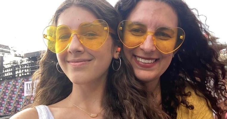 Îmi mituiesc copiii să petreacă timp doar cu mine, fără telefoane mobile