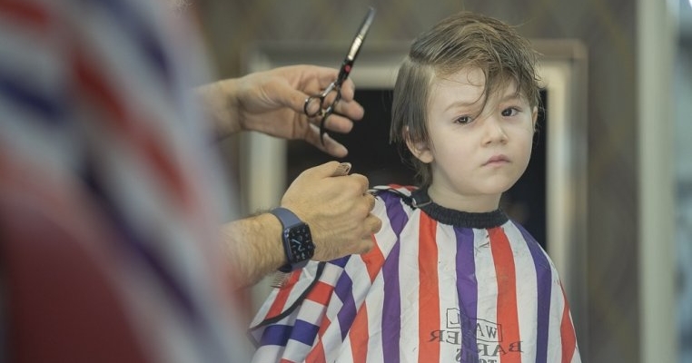 Mama mea mi-a obligat băiatul de 6 ani să se tundă...