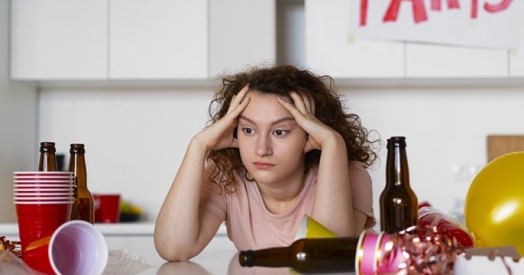 Statistici îngrijorătoare! 25% dintre părinți consideră că este normal ca un copil să consume ocazional alcool