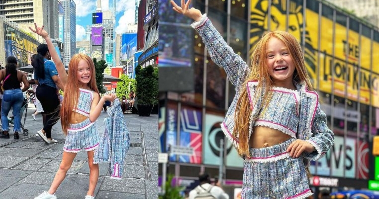 O fetiță de 7 ani se antrenează din greu pentru a avea un abdomen cu pătrățele și câștigă toate concursurile de frumusețe!