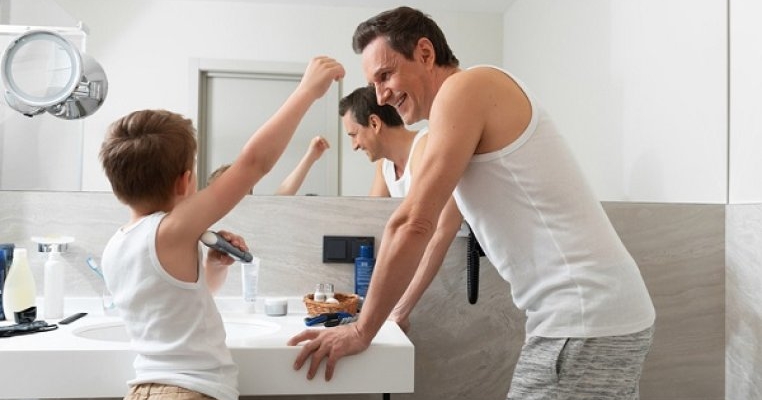 Când poate să înceapă copilul meu să se dea cu deodorant?