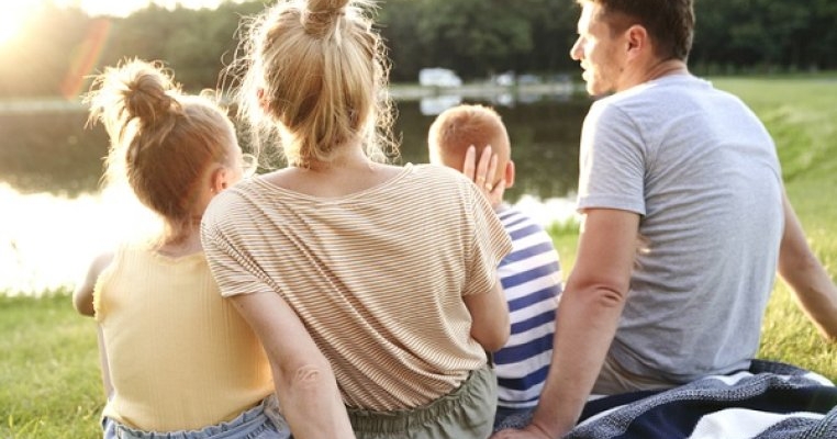 Legea familiei 2024: Va fi recunoscută diversitatea formelor de familie?