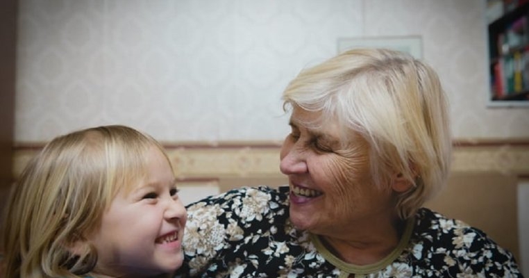 „La ce se reduce viața ta dacă nu faci un copil?” - teama părinților că ai lor copii rămân singuri dacă nu fac copii