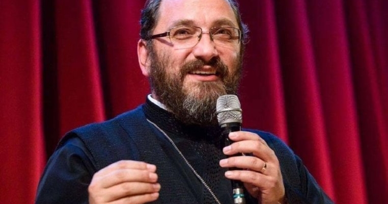 Părintele Necula, despre cum se poate realiza apropierea copiilor de părinți: „De-a bușilea, cum ați făcut prima dată”