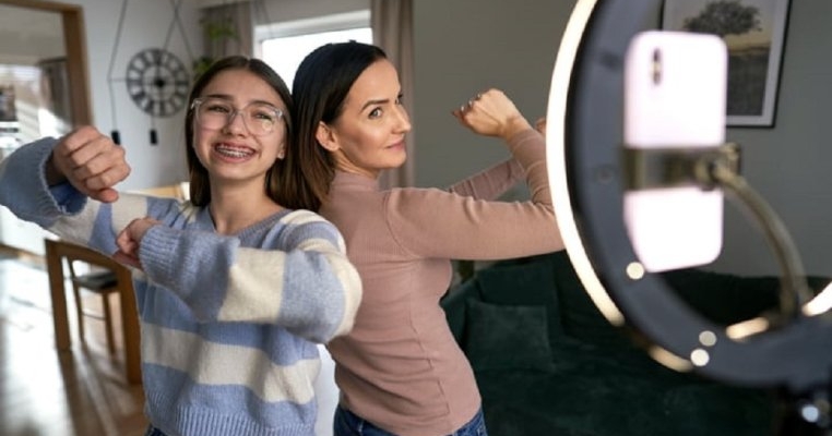 Dovada că nu toți copiii de influenceri se bucură să apară în online: "Urăsc că mama este influencer și ne face viața publică"