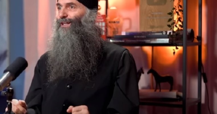 De ce sunt vinovați părinții în educația copiilor? De ce sunt atât de multe divorțuri? Părintele Pimen răspunde cu sinceritate