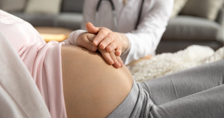 Epidemie de gripă și scarlatină. Ce trebuie să știe viitoarea mămică? Interviu cu dr. Cristina Romanescu, primar obstetrică-ginecologie