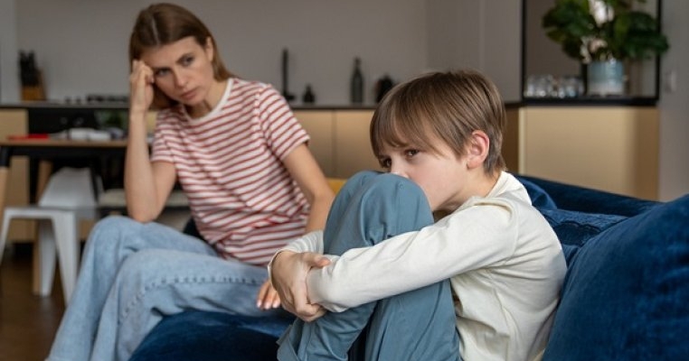 I-am cerut fiului meu să-și ascundă handicapul și acum mă simt o mamă groaznică