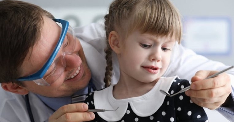 Vizitele la dentist cu un copil cu autism. Ce trebuie să știi?