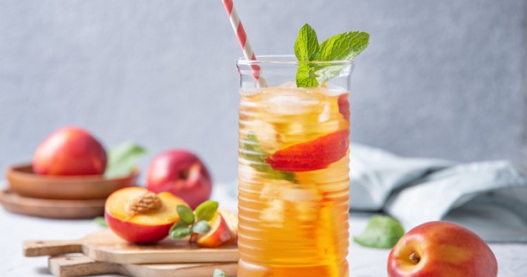 8 idei de rețete de ceai rece pe care să le încerci vara