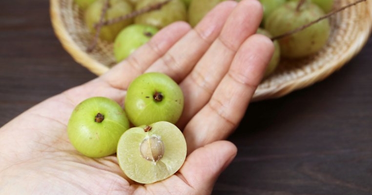 Pudra de amla, secretul pentru piele frumoasă și păr sănătos
