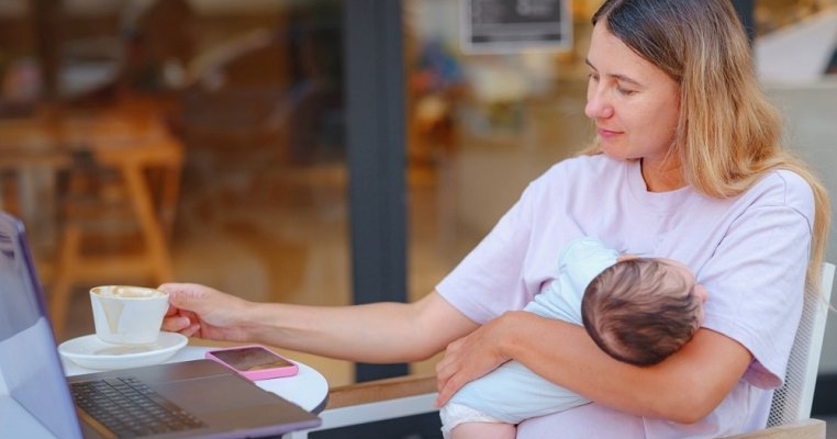 M-am dus să cumpăr o cafea și vânzătoarea pur și simplu m-a umilit: „Sunteți sigură?”