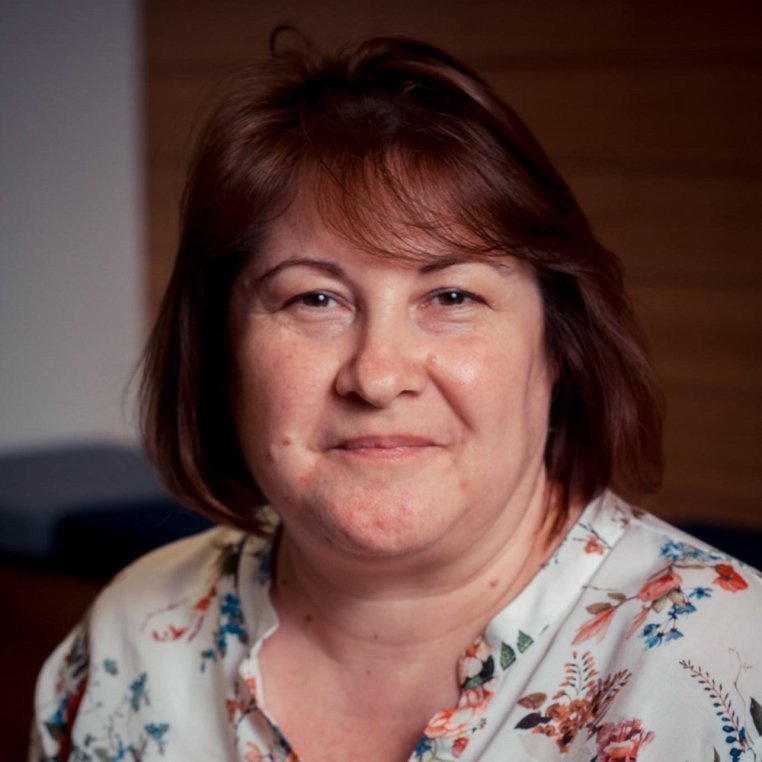 Faceți cunoștință cu directoarea unei școli din Ciolpani care veghează asupra viitorului elevilor ei. „Copiii ăștia sunt nevorbiți și neascultați. Și nevăzuți"