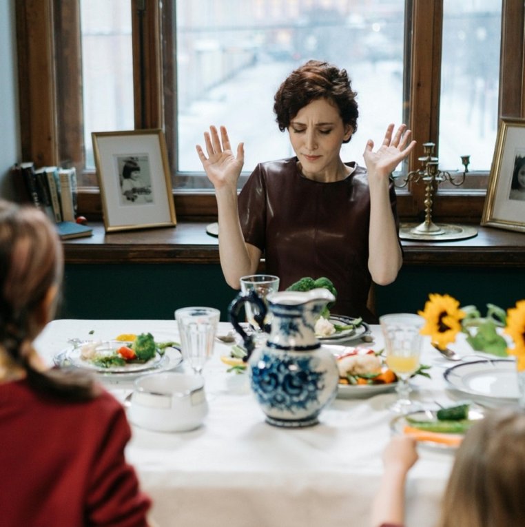 Copiii cresc bine și fără mame perfecte, care există doar pe Internet. Vă puneți sănătatea în pericol alergând după ideea de perfecțiune