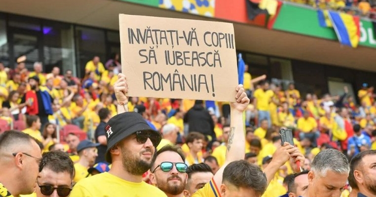 Învățați-vă copiii să iubească România!