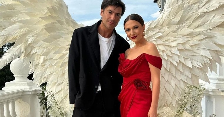 Adela Popescu și Radu Vâlcan au împlinit 9 ani de căsnicie. Ce mesaj emoționant i-a transmis el în mediul online