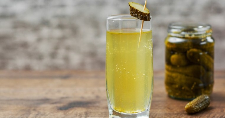 Zeama de murături: beneficii și efecte adverse