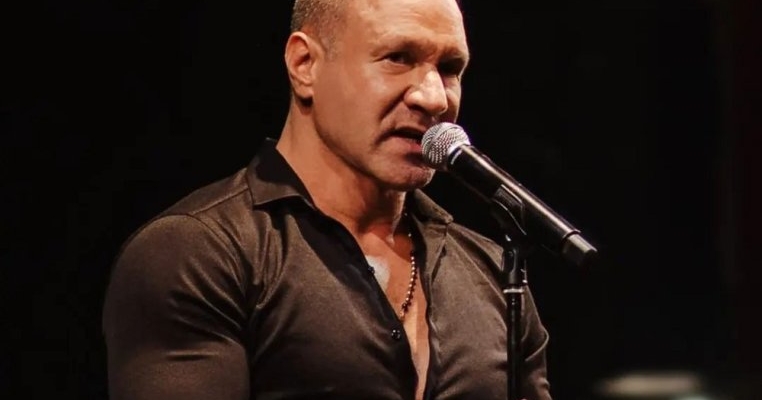 Alin Oprea a fost abandonat de propriul tată, înainte să vină pe lume și de copiii lui, după ce a divorțat de mama lor