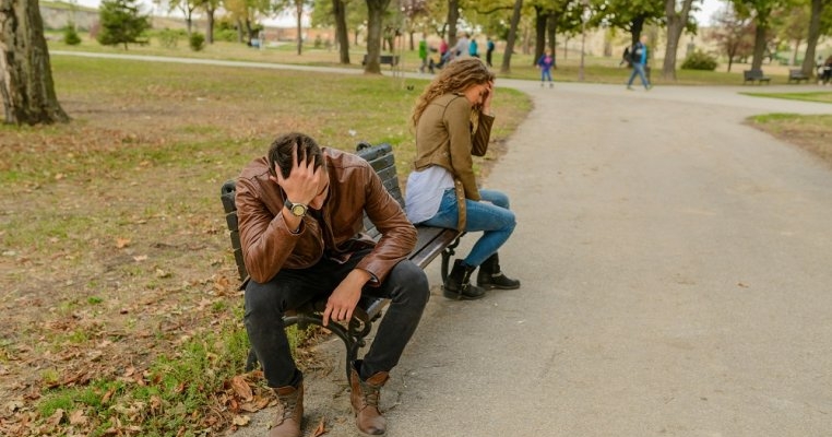 Am făcut un pact cu partenerul meu: să nu ne căsătorim și să nu facem copii. Acum, eu vreau toate astea, dar el nu