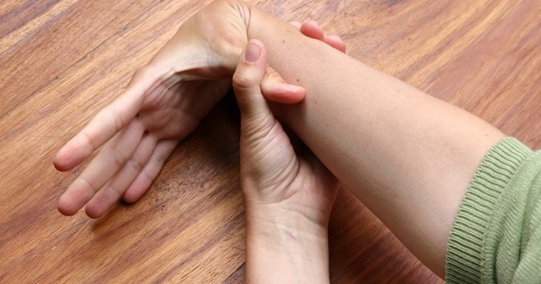 Hiperlaxitate ligamentară: cauze, simptome și tratament