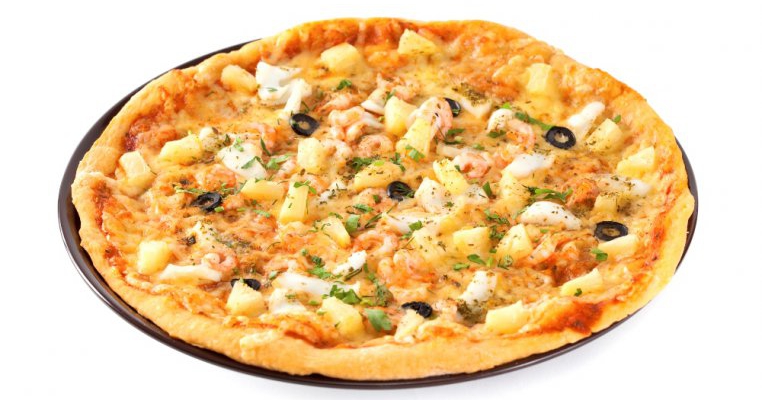 Pizza de casa cu piept de curcan