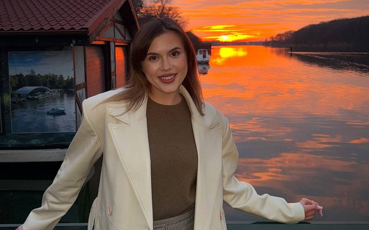 Emily Burghelea i-a cerut preotului să-i binecuvânteze vacanța în Boracay și Hong Kong