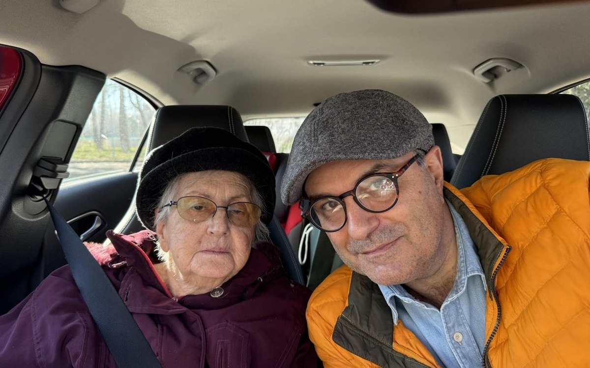Lucian Mîndruță este distrus de durere. Mama lui a încetat din viață