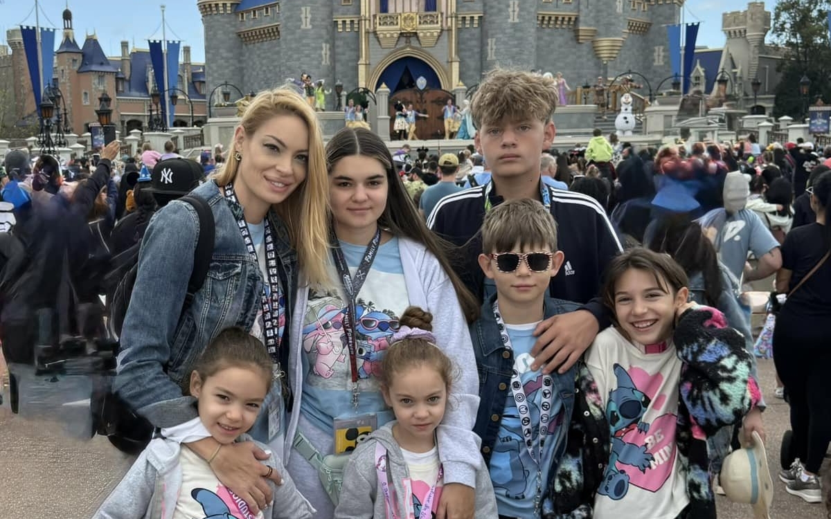 Valentina Pelinel a plecat în vacanță fără Cristi Borcea. Imagini de vis din vacanța cu copiii în America