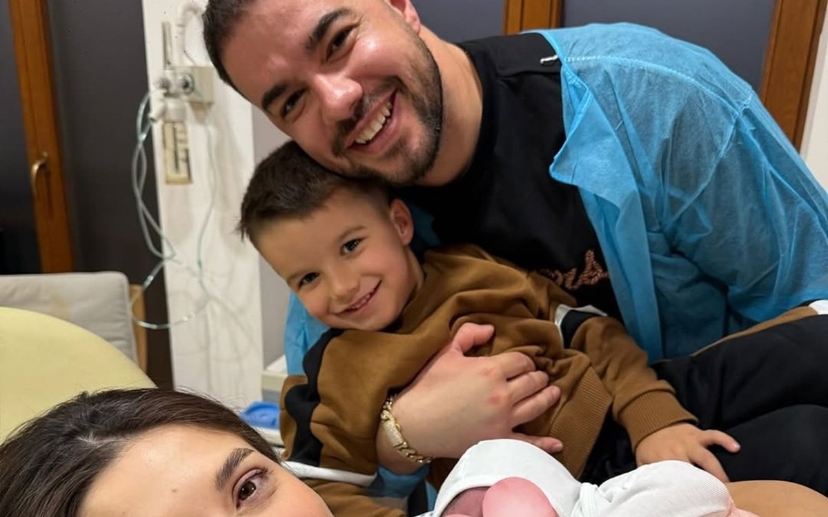 Daniela Iliescu și Culiță Sterp au devenit părinți pentru a doua oară! Cum a reacționat micuțul Milan când și-a întâlnit surioara?