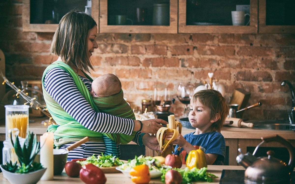 Cum ameliorăm refluxul gastric la sugar și copil?
