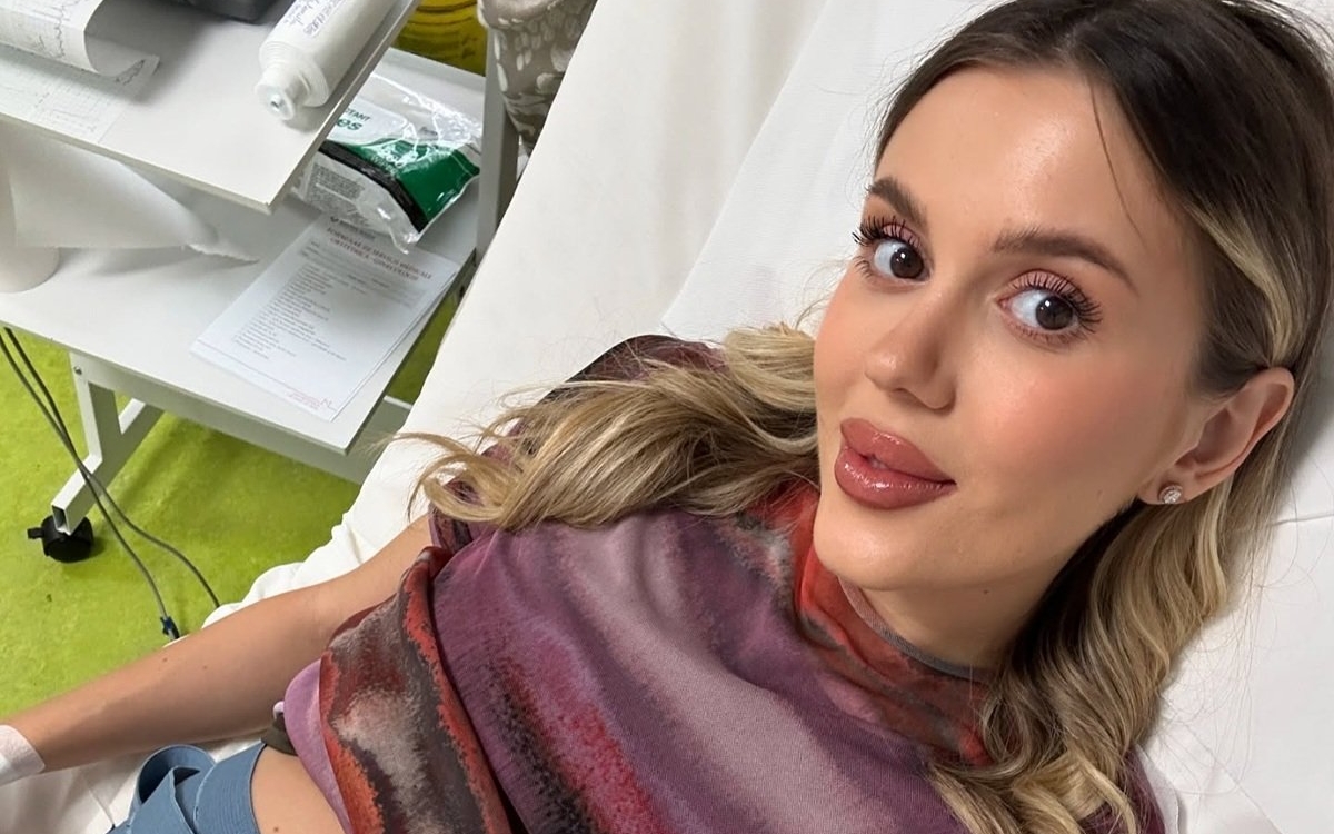 Emily Burghelea are probleme în sarcină. De ce a ajuns pe mâinile medicilor