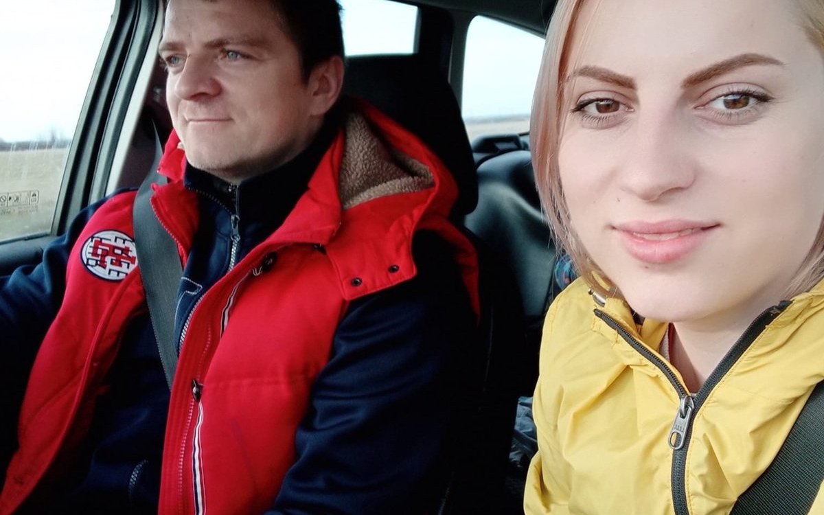 Destin tragic pentru o familie din Buzău. Un copil de doi ani a rămas orfan după ce părinții lui au fost găsiți carbonizați într-o mașină, pe un câmp