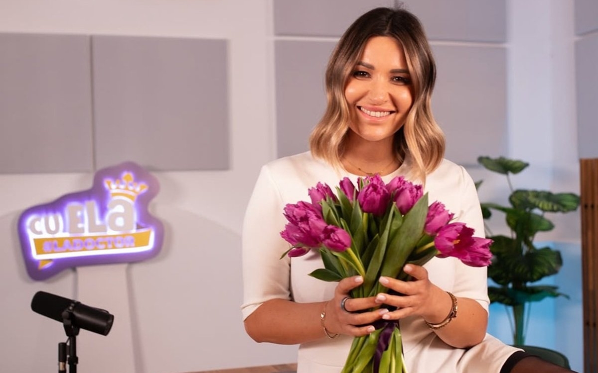 Ela Crăciun sărbătorește doisprezece ani de emisiune și un an de podcast