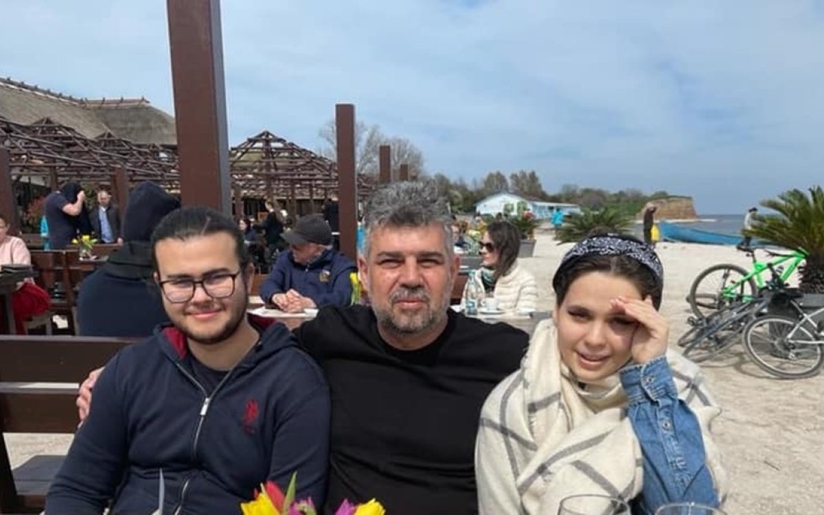 Cu ce se ocupă fiul lui Marcel Ciolacu. A ajuns la Institutul Matei Balș cu notă mică la rezidențiat