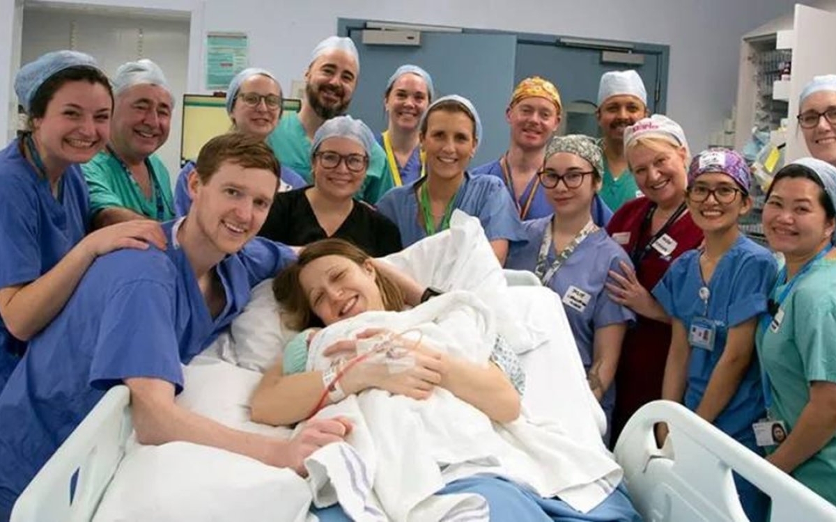 Minunile există! O femeie a devenit mamă după ce a făcut transplat de uter