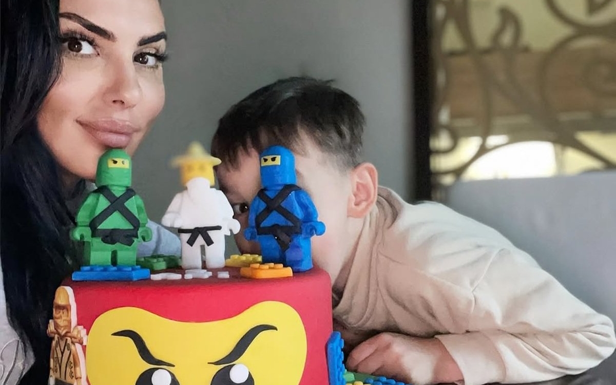 „Astăzi este despre el, despre Soarele nostru”. Fiul lui Ștefan Bănică Jr. și al Lavniei Pîrva a împlinit 6 anișori