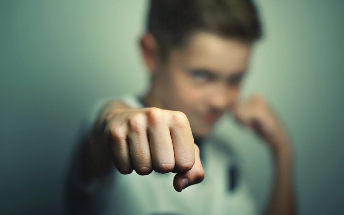 Nu vreau să cresc un agresor. Vreau să cresc un OM. Sunt mamă de băiat și mi-e teamă. Dacă într-o zi va face rău?