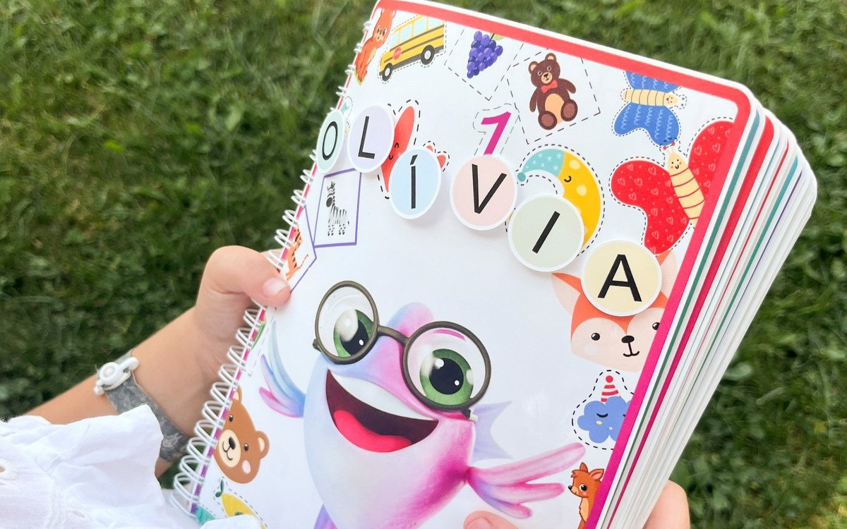 Cei mici învață cel mai bine jucându-se - cum să folosești rutina zilnică pentru a le stimula dezvoltarea