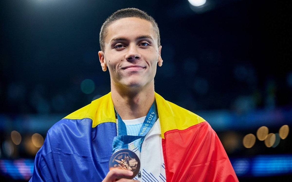 David Popovici a doborât un nou record european. A venit acasă cu medalia de aur