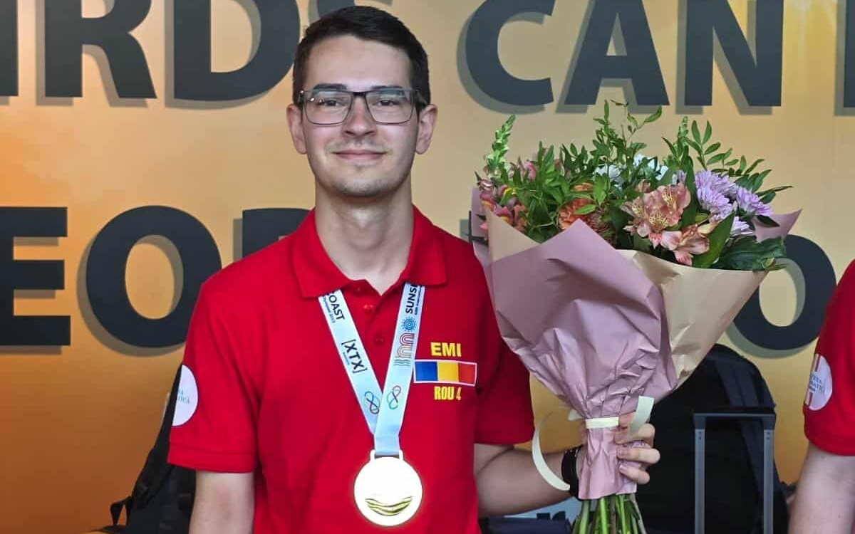 Emanuel este elevul din Pitești care a adus acasă medalia de aur la Olimpiada Internațională de Matematică. "Lucrez cu drag la matematică"