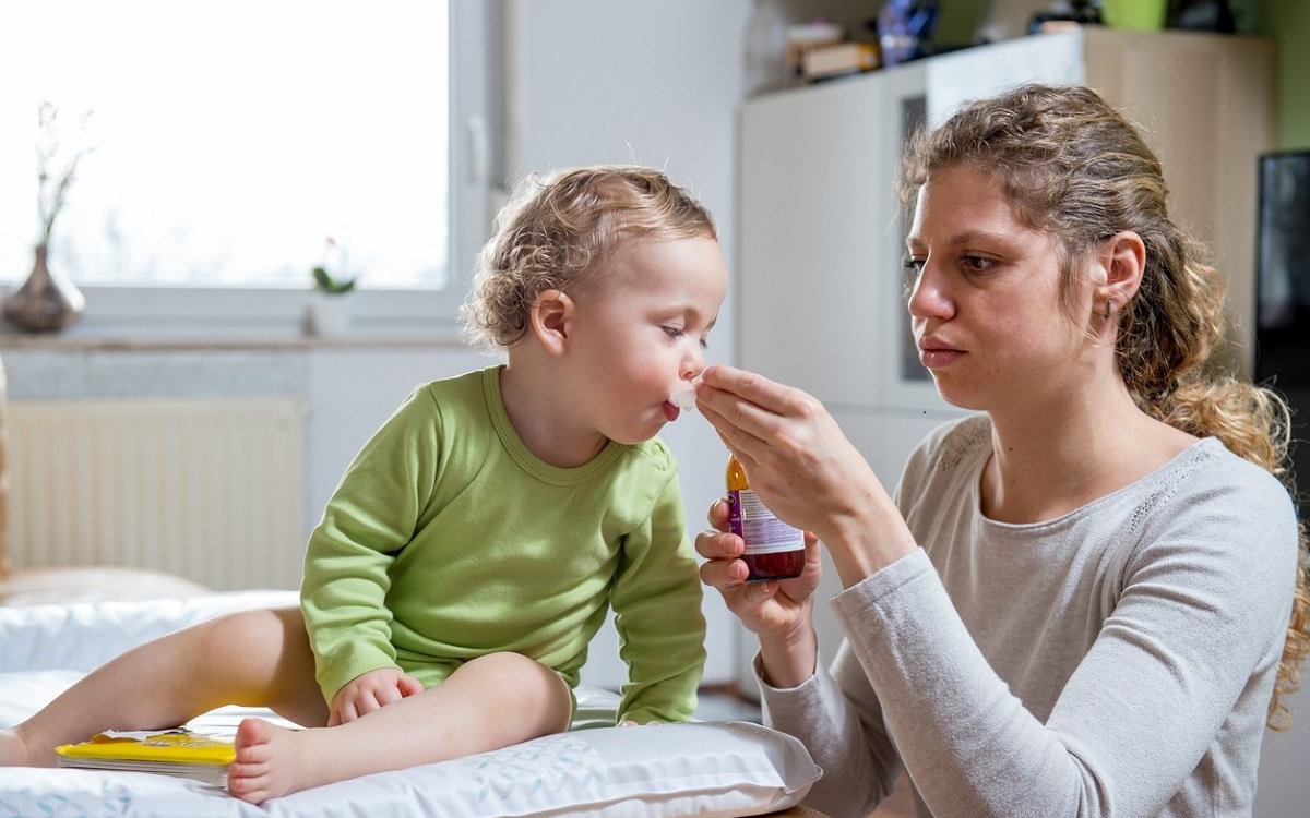 Zâmbetul dispare când bebe nu se simte bine. Ce poți face în cazul apariției paraziților intestinali