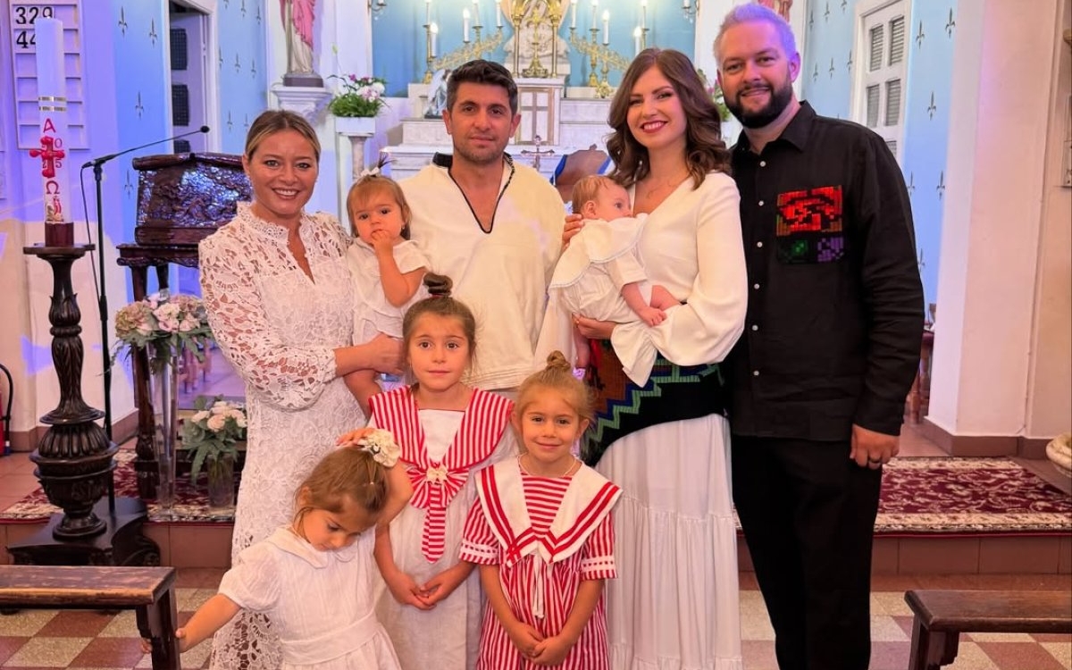 Laura Cosoi, mărturisiri sincere despre viața ei de familie și rolul de mamă. „În patul meu nu îmi doresc copii.. trebuie să mănânc prima, dacă mi-e foame".