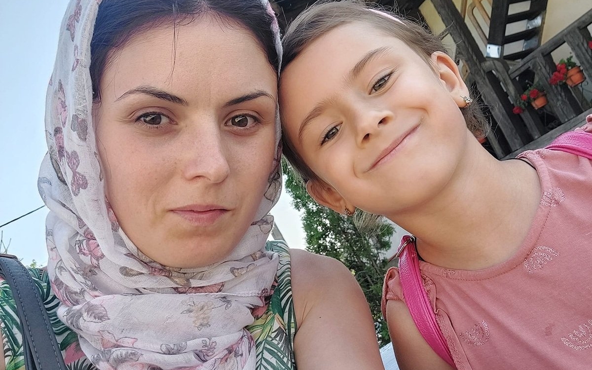 Alina, o tânără de 29 de ani și-a riscat viața pentru a deveni mamă. Medicii i-au interzis să aibă copii, dar a sfidat boala și a reușit să se bucure de fiica ei, rămasă acum orfană